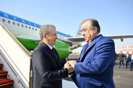 Ўзбекистон Президенти Хўжандга келди Ўзбекистон Президенти Хўжандга келди