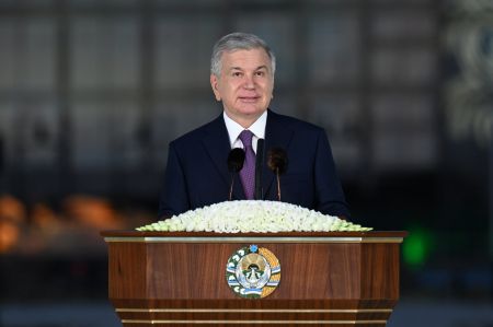 Давлатимиз раҳбари Тошкент вилояти жамоатчилиги вакиллари билан учрашди