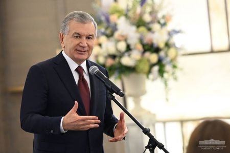 Президент Узбекистана встретился с соотечественниками  