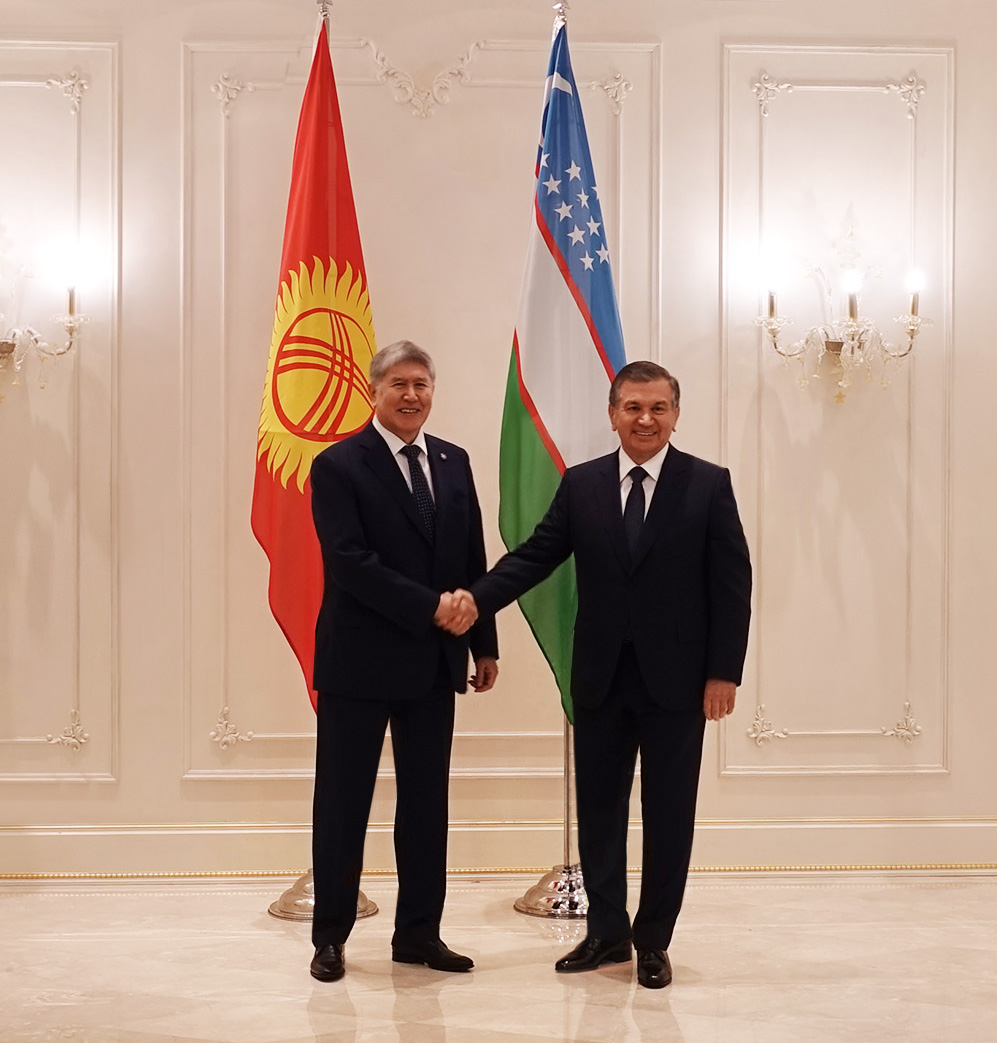 Shavkat Mirziyoyev meets President of Kyrgyzstan Almazbek Atambayev