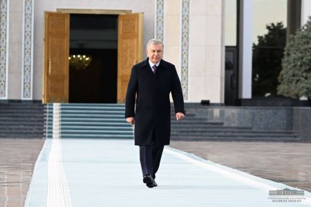 Uzbek President Leaves for Russia Uzbek President Leaves for Russia