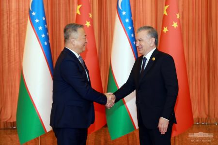 Президент Узбекистана отметил важность расширения сотрудничества с китайской корпорацией «CAMCЕ»