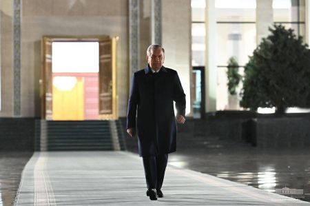 Uzbek President Leaves for Azerbaijan Uzbek President Leaves for Azerbaijan
