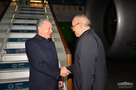 Президент Узбекистана прибыл в Азербайджан