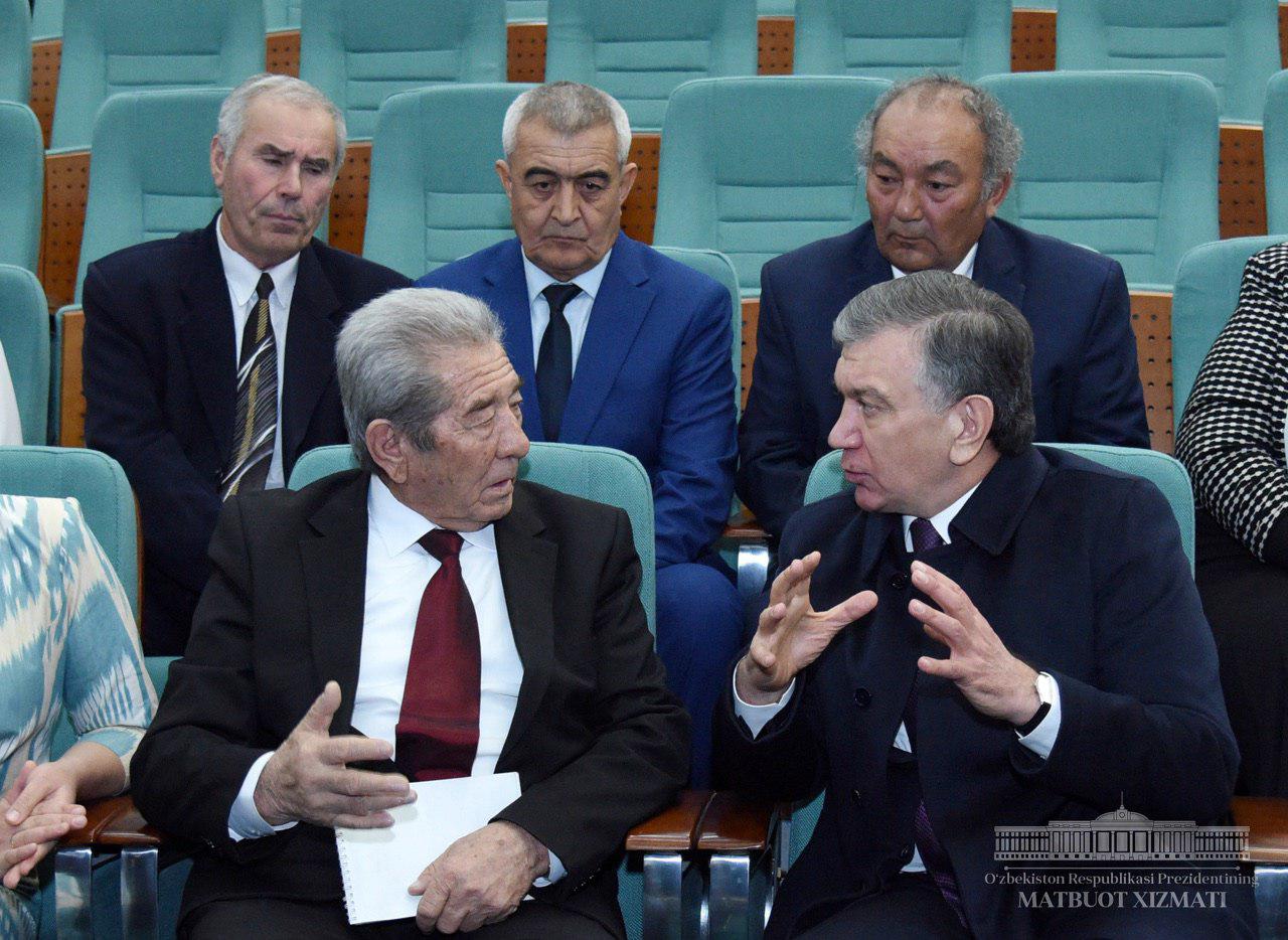 Shavkat Mirziyoyev got acquainted with the Palace of arts and an amphitheater in Termez