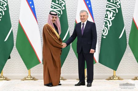 Президент Узбекистана выступил за дальнейшее развитие полномасштабного партнерства с Саудовской Аравией
