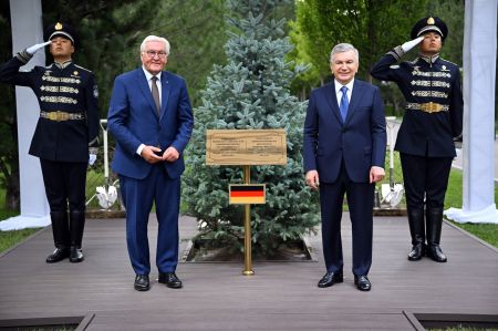 Oʻzbekiston Respublikasi Prezidenti va Germaniya Federal Prezidenti Faxriy mehmonlar xiyobonida daraxt ekdilar