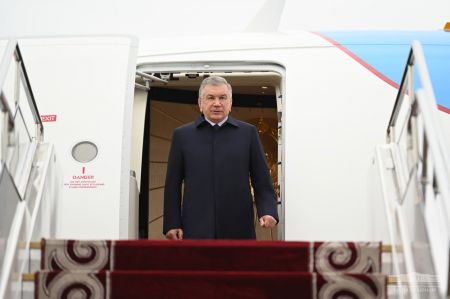 Президент Узбекистана прибыл в Кыргызстан 
