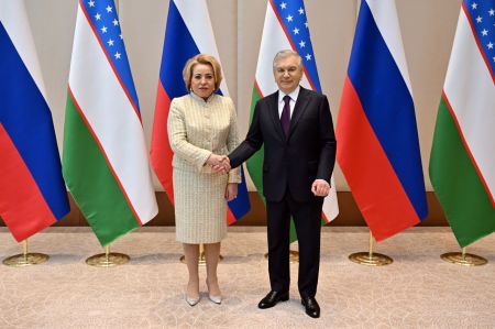 Президент Узбекистана с удовлетворением отметил плодотворное парламентское сотрудничество с Россией