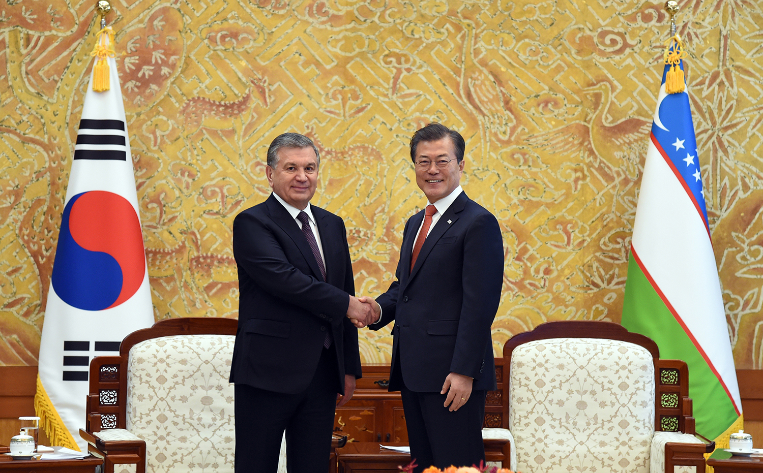 Presidents of Uzbekistan and South Korea held negotiations in a narrow format