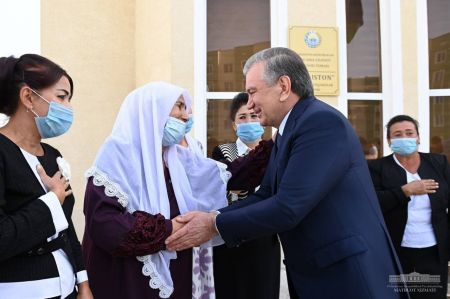 Prezident Bag‘dod tumanidagi bunyodkorlik ishlari bilan tanishdi