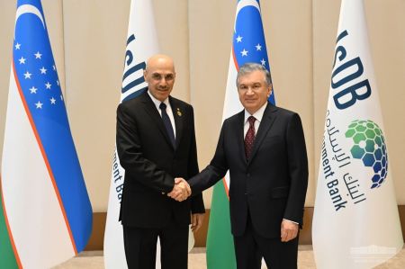 President Receives the Islamic Development Bank Chairman