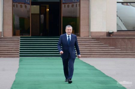Presidents Arrive in Khorezm