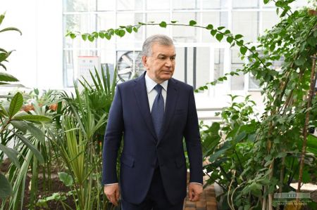 Uzbek President Visits Samarkand Biochemical Institute