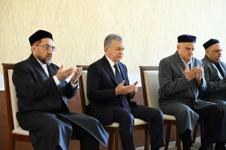 Давлатимиз раҳбари марҳум Исмоил Жўрабеков оиласига ҳамдардлик билдирди