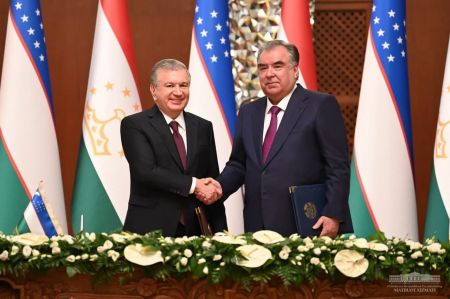 Davlat rahbarlari Qo‘shma bayonot imzoladilar va muzokaralar natijalaridan mamnunligini bildirdilar Davlat rahbarlari Qo‘shma bayonot imzoladilar va muzokaralar natijalaridan mamnunligini bildirdilar