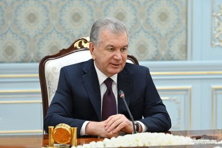 Ўзбекистон Президенти ОИИБ билан кенг кўламли ҳамкорликнинг асосий йўналишларини белгилаб берди