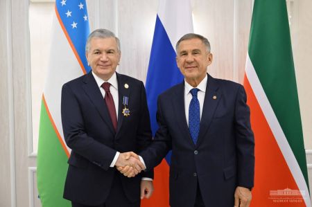 Президент Узбекистана награжден орденом 