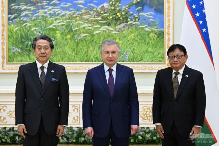 Uzbek President Receives Delegation of Japan Uzbek President Receives Delegation of Japan