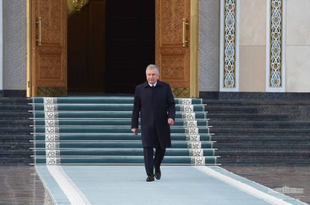 Uzbek President Leaves for UAE